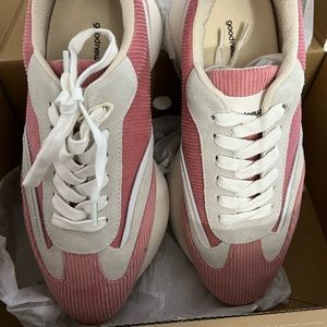 NIB Good News sneakers pink